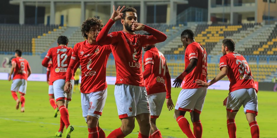 الأهلي يواصل تصدر الدوري المصري بالفوز على سموحة في الدقيقة 98 