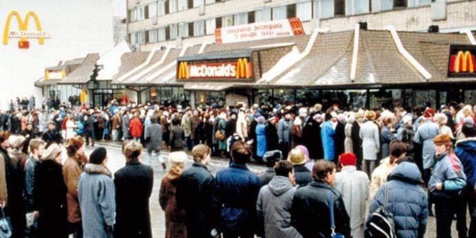 كيف ساهم ساندوتش «ماكدونالدز» في حل الاتحاد السوفيتي سنة 1990؟ (قصة صورة)