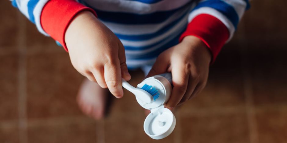  هل استخدام الفلورايد في المعجون بشكل يومى آمن للأطفال ؟ 