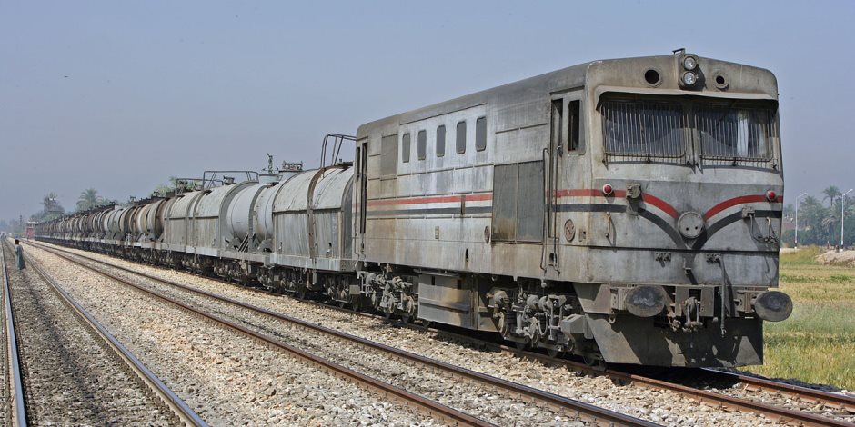تعطل حركة قطارات "القاهرة ـ الإسكندرية" عقب خروج عربة عن القضبان فى طنطا