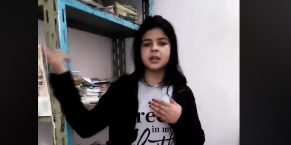 شاهد.. طفلة الفيوم تلقن درسًا فى حب مصر للإرهابيين