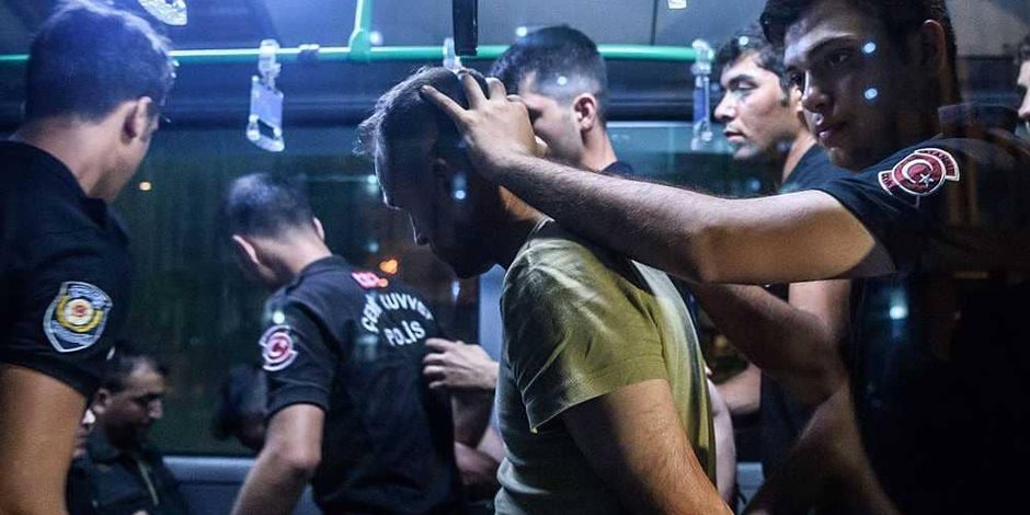 اعتراضا على قمع الديكتاتور أردوغان.. 320 معتقلا في تركيا يضربون عن الطعام