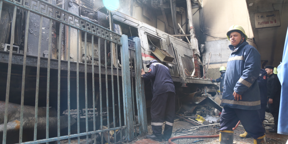 فيديو .. شاهد أثار حريق محطة مصر بعد تصادم قطار بالرصيف