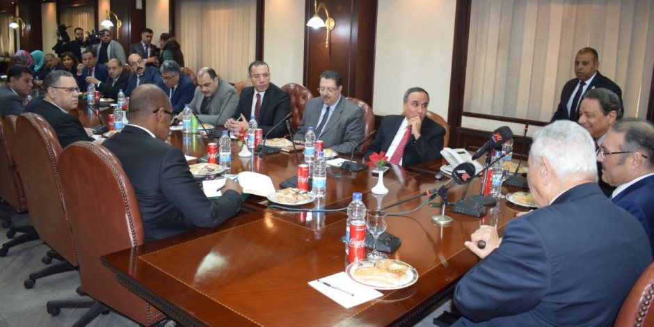 السفير السعودي بالقاهرة يلتقي قيادات الصحافة المصرية (صور)