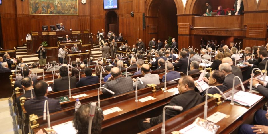 البرلمان يستمع لأصوات "أهل العلم" في التعديلات الدستورية