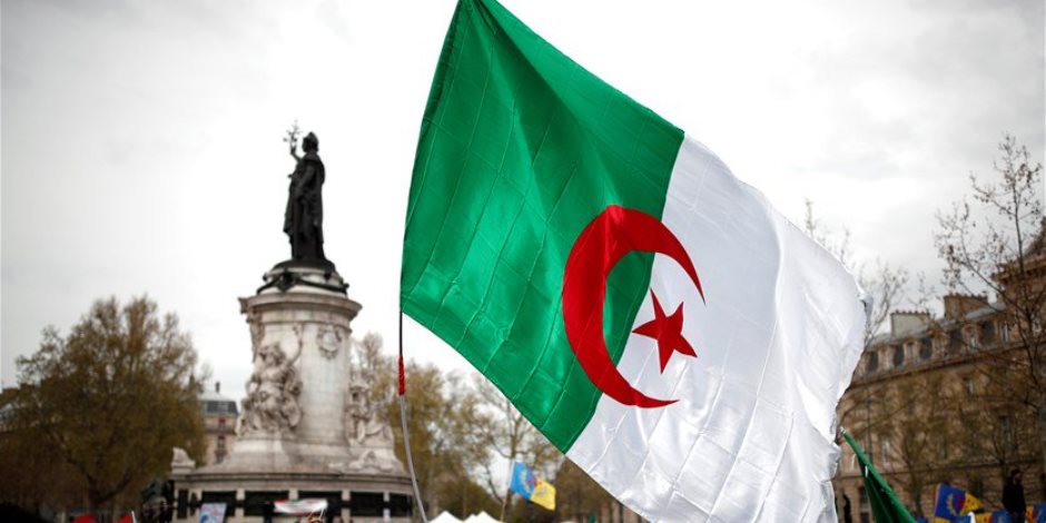 هل بدأت الجزائر في محاصرة إرهاب قطر ؟