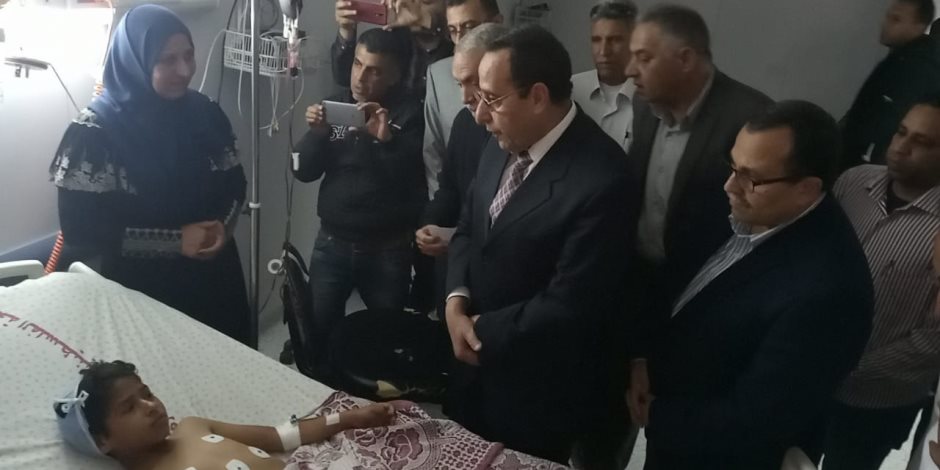 محافظ شمال سيناء يزور مصابي حادث الشيخ زويد بمستشفى العريش (صور وفيديو)