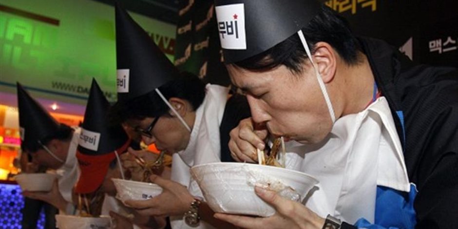«عيد السناجل» في كوريا الجنوبية.. حكايات من وحي العزوبية