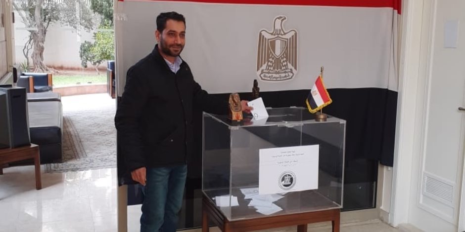 مع بدء التصويت على التعديلات الدستورية.. المصريون يتوافدون على السفارة المصرية في لبنان