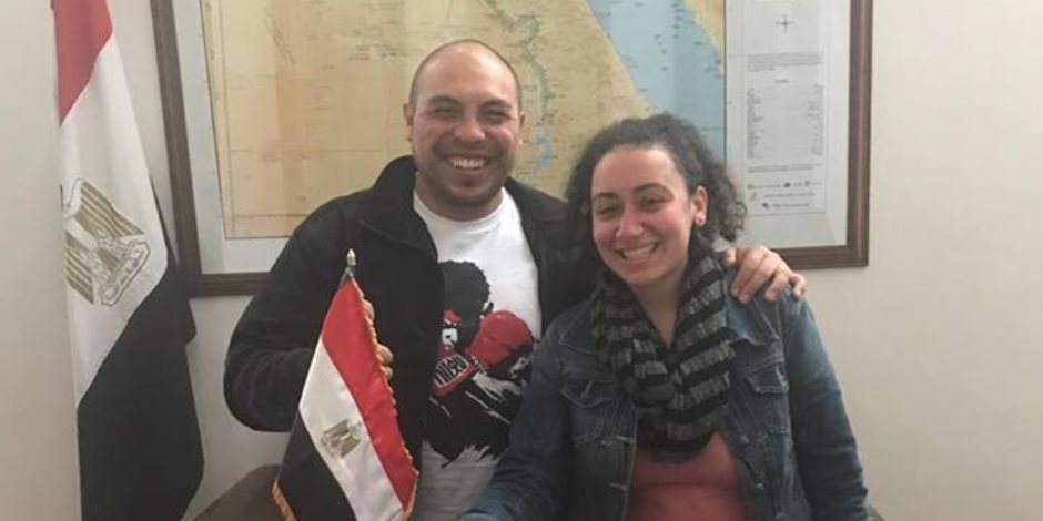 من فرنسا إلى بوليفيا دون راحة.. مصرية تصر على التصويت في الاستفتاء: تحيا مصر