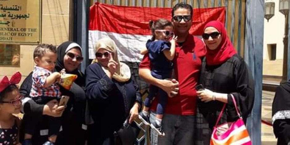 السفارة المصرية في جدة تستقبل الناخبين لليوم الثاني على التوالي (صور)