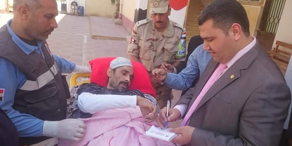 مواطن مصاب بشلل رباعي يدلي بصوته في الاستفتاء بدمياط