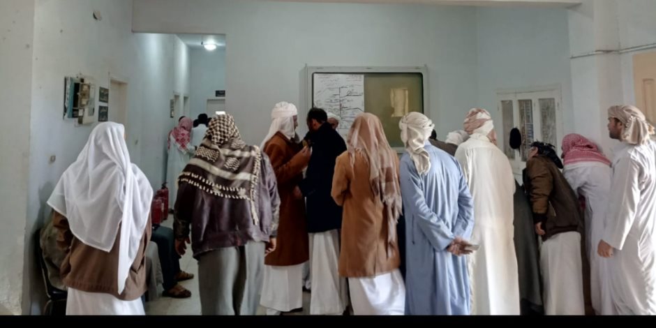 في اليوم الأخير.. إهالي سيناء يتوافدون على لجان الاقتراع (صور) في اليوم الأخير.. إهالي سيناء يتوافدون على لجان الاقتراع (صور)
