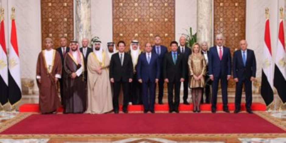 كل ما دار في اجتماع الرئيس السيسي بوزراء الشباب العرب (فيديو)