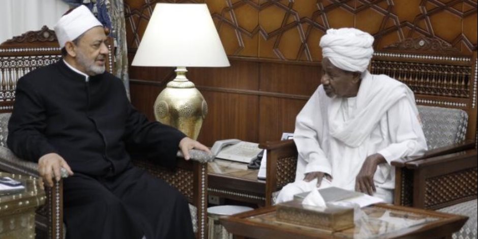 شيخ الأزهر يقرر زيادة المنح الدارسية لطلاب السودان