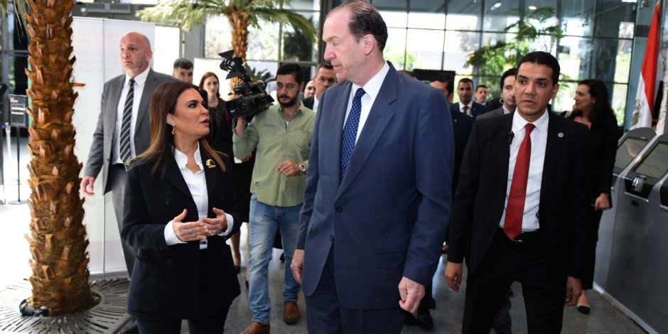 رئيس البنك الدولي خلال زيارته لمركز خدمات المستثمرين: مصر تمتلك فرص استثمارية عظيمة