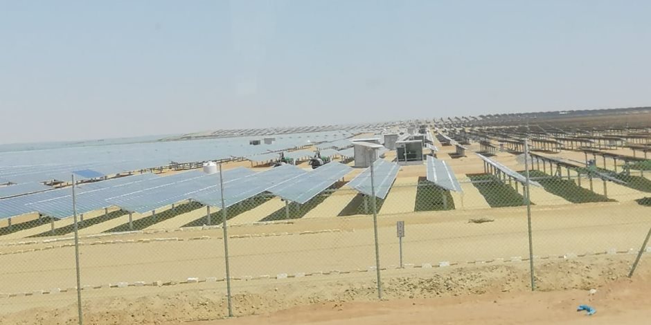 يضخ ٣٧ مليون دولار.. ننشر تفاصيل أكبر تحالف مصري مساهم في مشروع بنبان للطاقة الشمسية