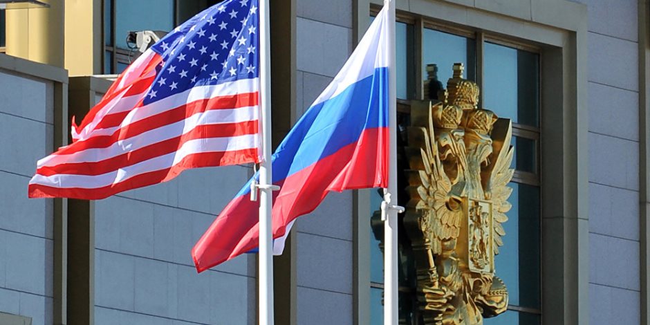 تقسيم النفوذ في العالم بين الدولتين.. خبير يقترح مبادرة لإنهاء التوتر بين روسيا وأمريكا