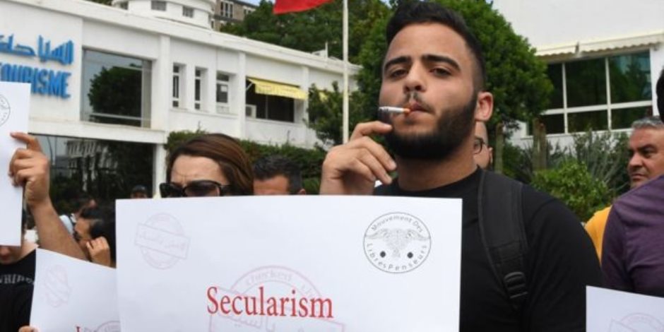 أفطروا في نهار رمضان.. القبض على أساتذة جامعيين بإحدى مقاهي تونس