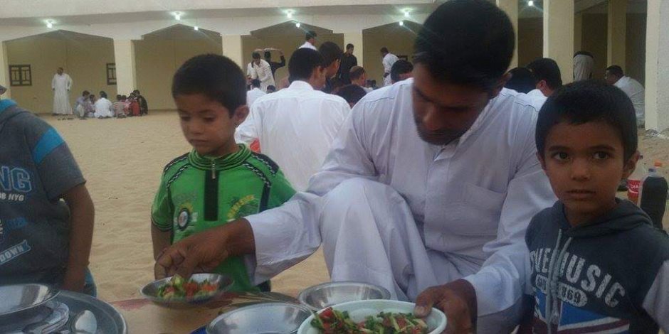«المقعد».. مقر إفطار السيناوية الجماعي ووجهة عابري السبيل «المقعد».. مقر إفطار السيناوية الجماعي ووجهة عابري السبيل
