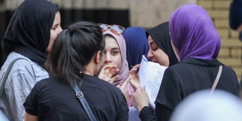ضبط 5 طلاب داخل لجان الثانوية العامة وراء تسريب امتحان اللغة العربية 