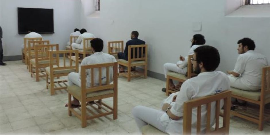 قطاع السجون يعقد (10) لجان للنزلاء المتقدمين لامتحانات الثانوية العامة (صور) 