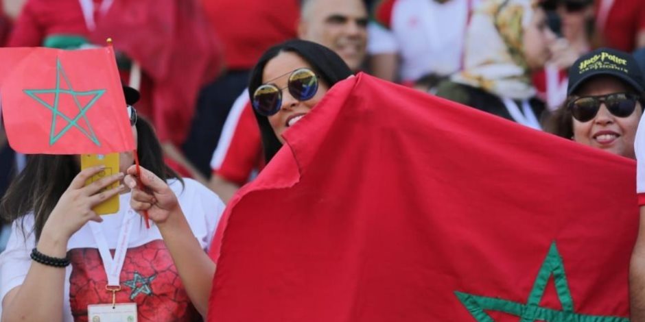 جميلات أنرن مدرجات مصر.. مشجعات المغرب يؤازرن منتخبهن القومي من «السلام» (صور) 