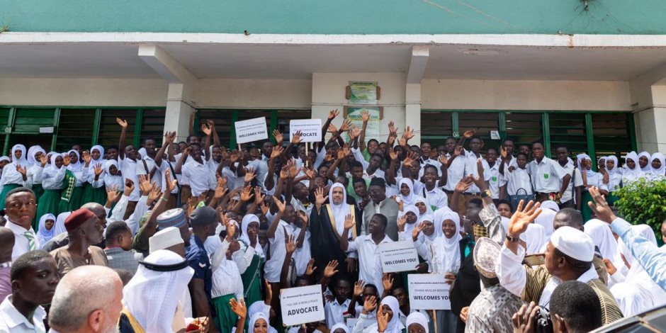  أمين عام رابطة العالم الإسلامي يلتقي ملك الأشانتي في غانا ويدشن حملة مساعدات غذائية 