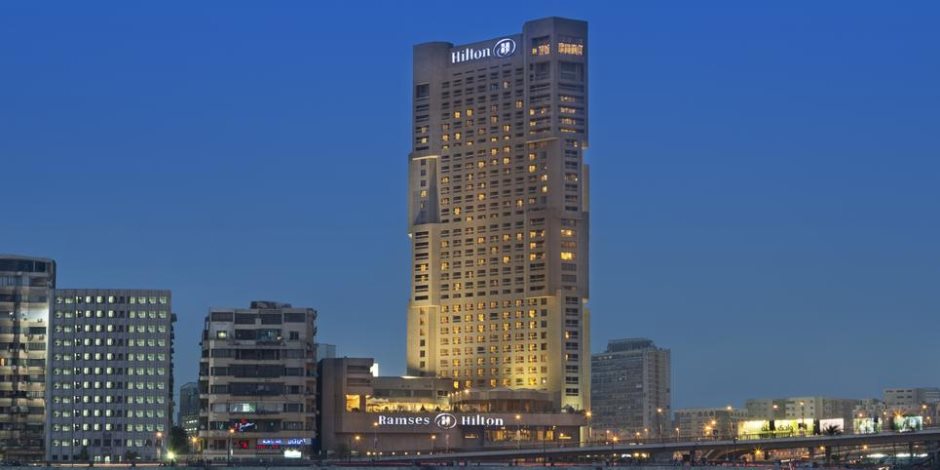 فضيحة فندق «هيلتون».. لحساب من ينشر صورًا عشوائية لمصر؟ 