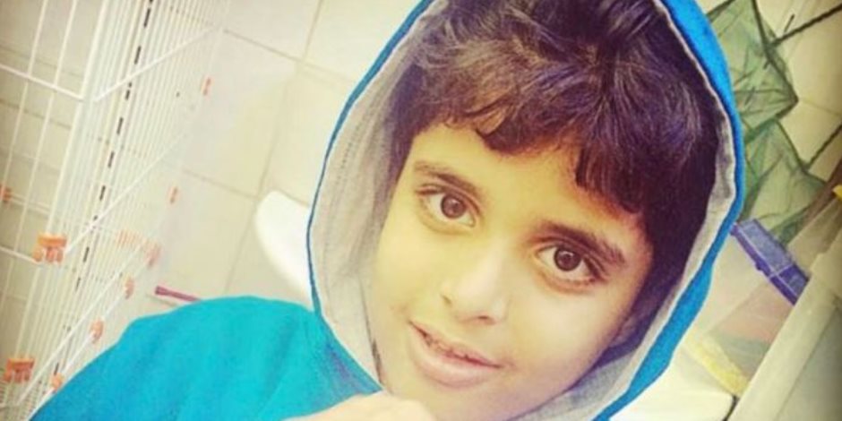 الطفل لم يسلم من عدالة قطر الناقصة.. أم تطالب باستعادة ولدها الغائب منذ 4 سنوات (فيديو)