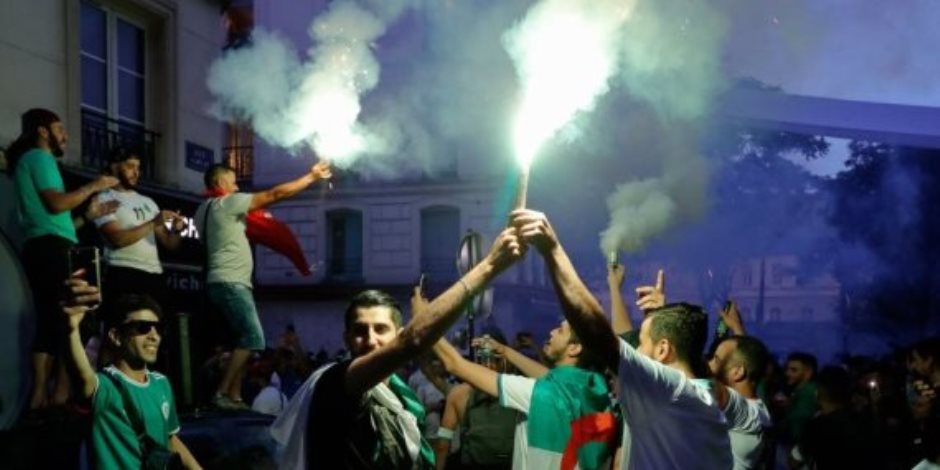 صحيفة إسبانية: اعتقال 198 شخصًا بسبب شغب جماهير الجزائر فى فرنسا