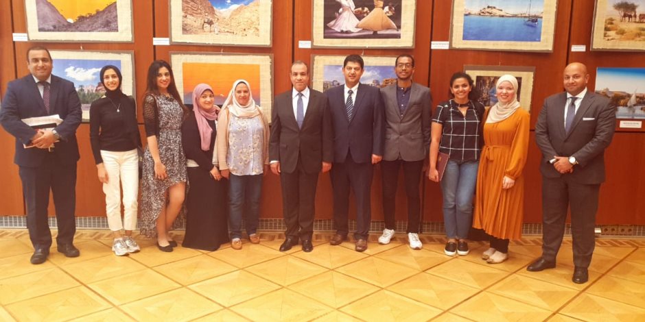 سفير مصر بألمانيا يلتقي مع عدد من طلبة الماجستير والدكتوراه المصريين في برلين