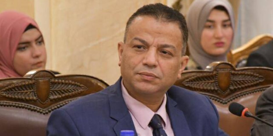 «علماء مصر غاضبون» مكيدة إخوانية.. أستاذ جامعي يفضح كتائب الإرهابية الإلكترونية