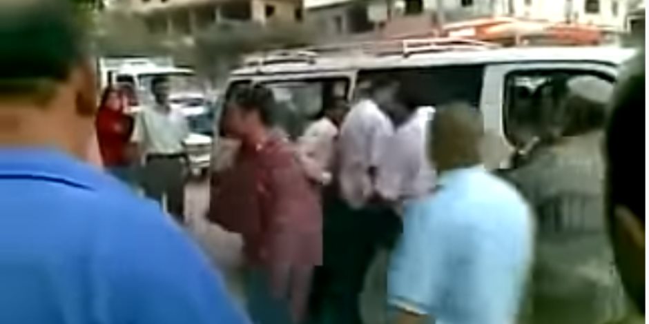 الإخوان وراء ترويج فيديو قديم يدعي إعتداء ضابط علي الفتايات خلال ثورة ٢٠١١