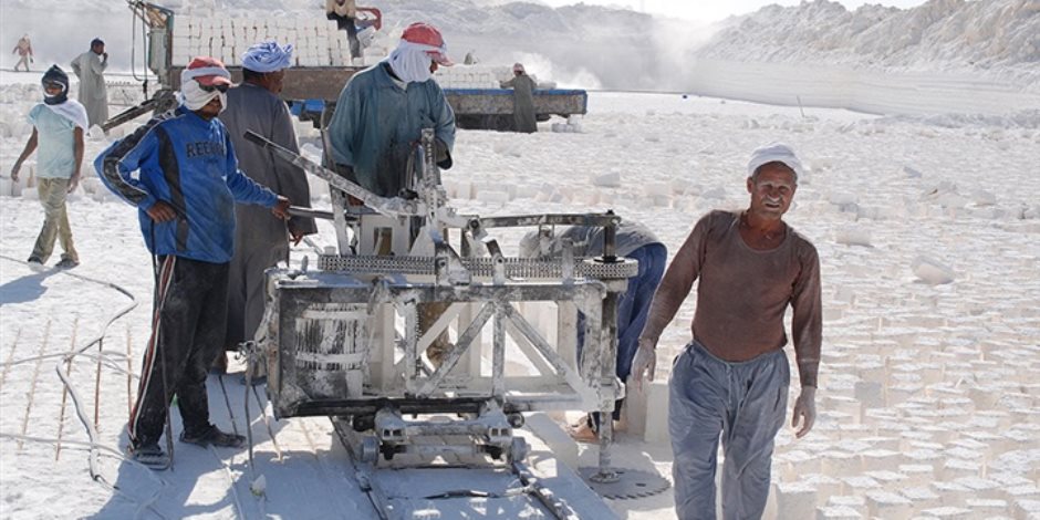 نواب يطالبون بفرض رسوم إغراق على الحجر الجيري قبل تصديره