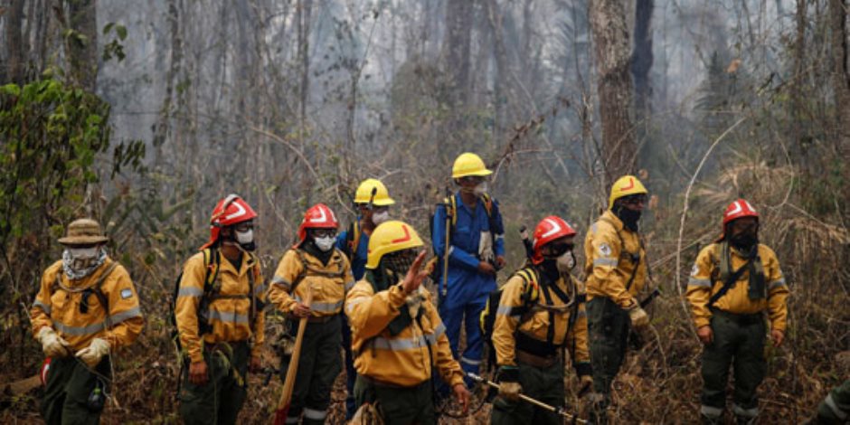 جولة في صحف العالم.. الجيش الأرجنتينى يواصل أعمال إطفاء حرائق غابات بوليفيا (صور) 