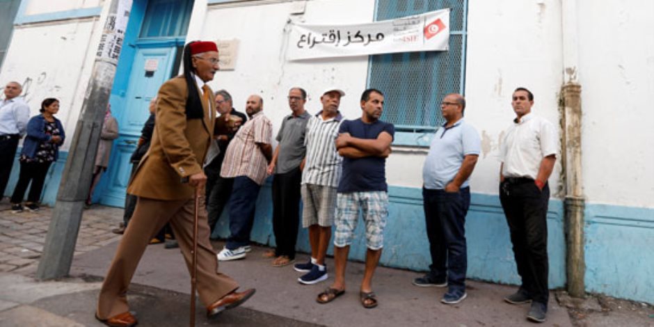 التونسيون يبدؤون التصويت فى الانتخابات التشريعية وأعينهم على المعركة الرئاسية 