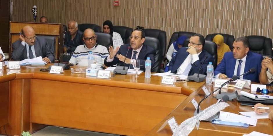 محافظ شمال سيناء يشدد على تحصيل مستحقات الدولة وتفعيل القانون ضد المتقاعسين