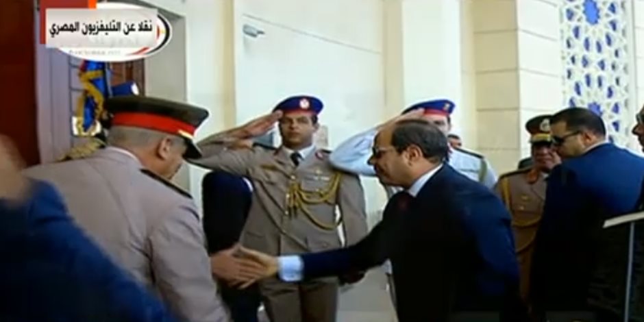 شاهد.. الرئيس السيسى يحضر حفل تخرج الدفعة الأولى "طب القوات المسلحة"