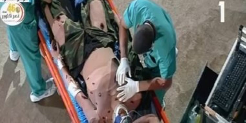 خريجو طب القوات المسلحة يستعرضون مهاراتهم الطبية أمام الرئيس السيسي