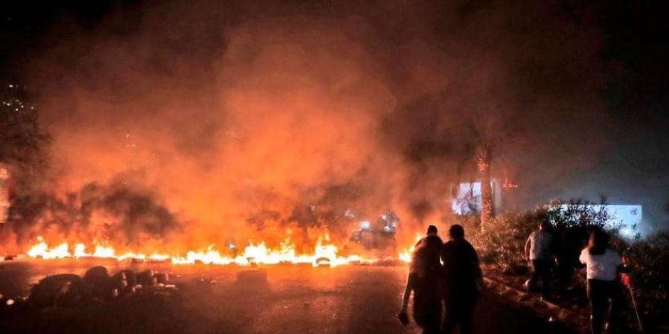 تصاعد التظاهرات في لبنان.. قتيلان وعشرات الجرحى واشتعال المواجهات