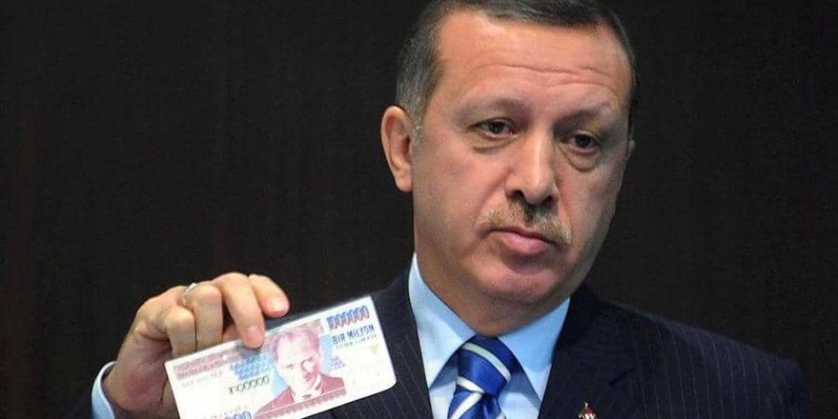 رغم انهيار اقتصاد بلاده.. أردوغان يُزيد راتبه وهذا ما يتقاضاه الديكتاتور
