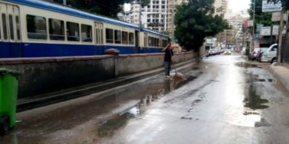 أمطار رعدية على الإسكندرية وتكثيف أعمال كسح المياه بالشوارع