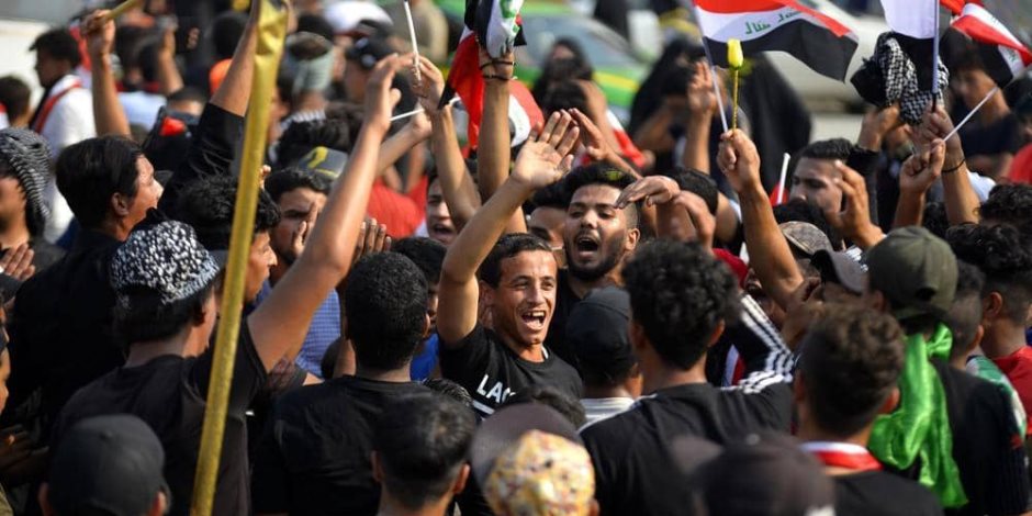 حظر تجول واحتجاجات للطلبة.. مظاهرات العراق تشتعل في يومها الرابع 