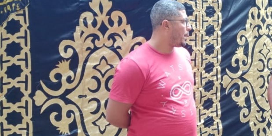 شقيق ضحية قطار الإسكندرية: "عايز حق أخويا اللي يريحه.. هو مش بياع متجول" (صور)