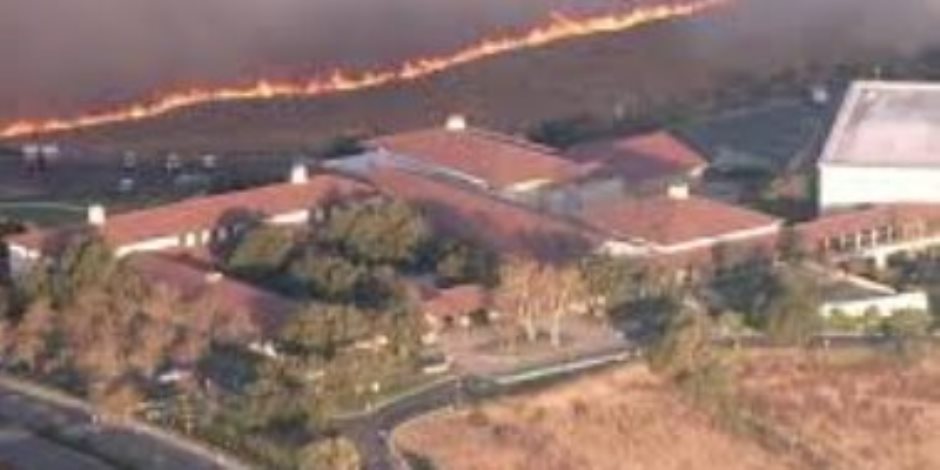 جحيم كاليفورنيا يتسع.. إخلاء مكتبة ريجان الرئاسية بسبب الحرائق