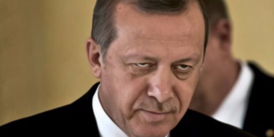 حاميها حراميها.. أردوغان يعين 5 آلاف شرطي من حزبه بدون تدريب