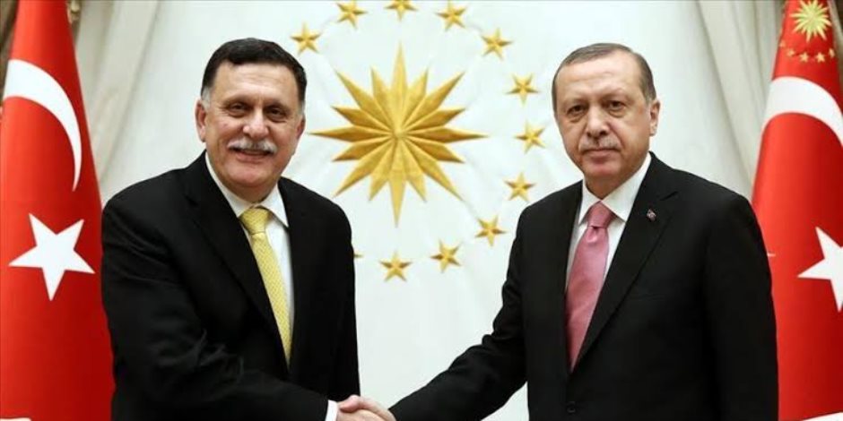 السراج الخائن.. ما وراء اتفاقية «شرعنة الإرهاب» بين تركيا وحكومة الوفاق الليبية؟