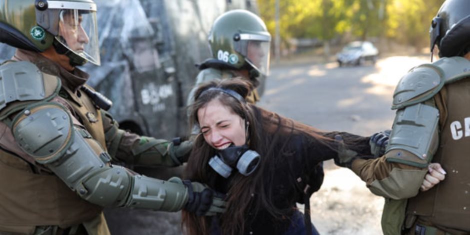 جولة مكوكية في الصحف العالمية: العنف مع متظاهري تشيلي الأبرز (صور)