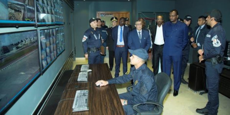 أكاديمية الشرطة والمعهد القومي لتدريب القوات الخاصة يستقبلان وزير الدفاع والأمن بتشاد (صور)